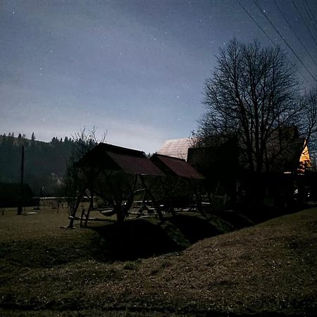 Gostynna Rodyna Izki Exterior foto