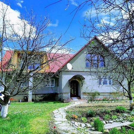 Gostynna Rodyna Izki Exterior foto