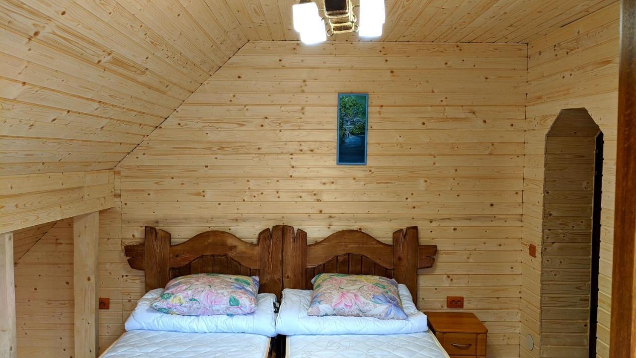Gostynna Rodyna Izki Exterior foto